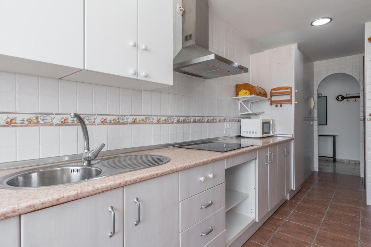 Tuguest Heroe Apartment Малага Экстерьер фото