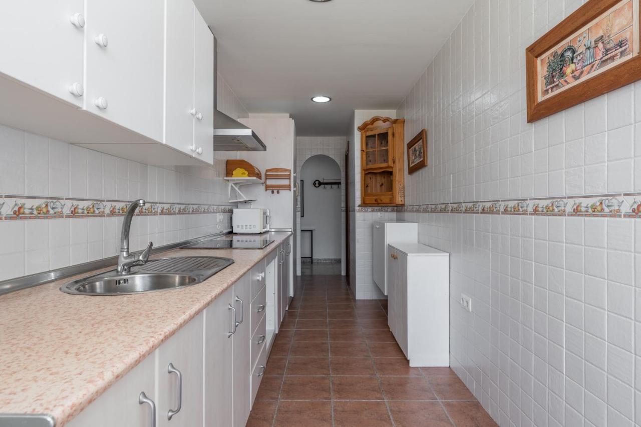 Tuguest Heroe Apartment Малага Экстерьер фото