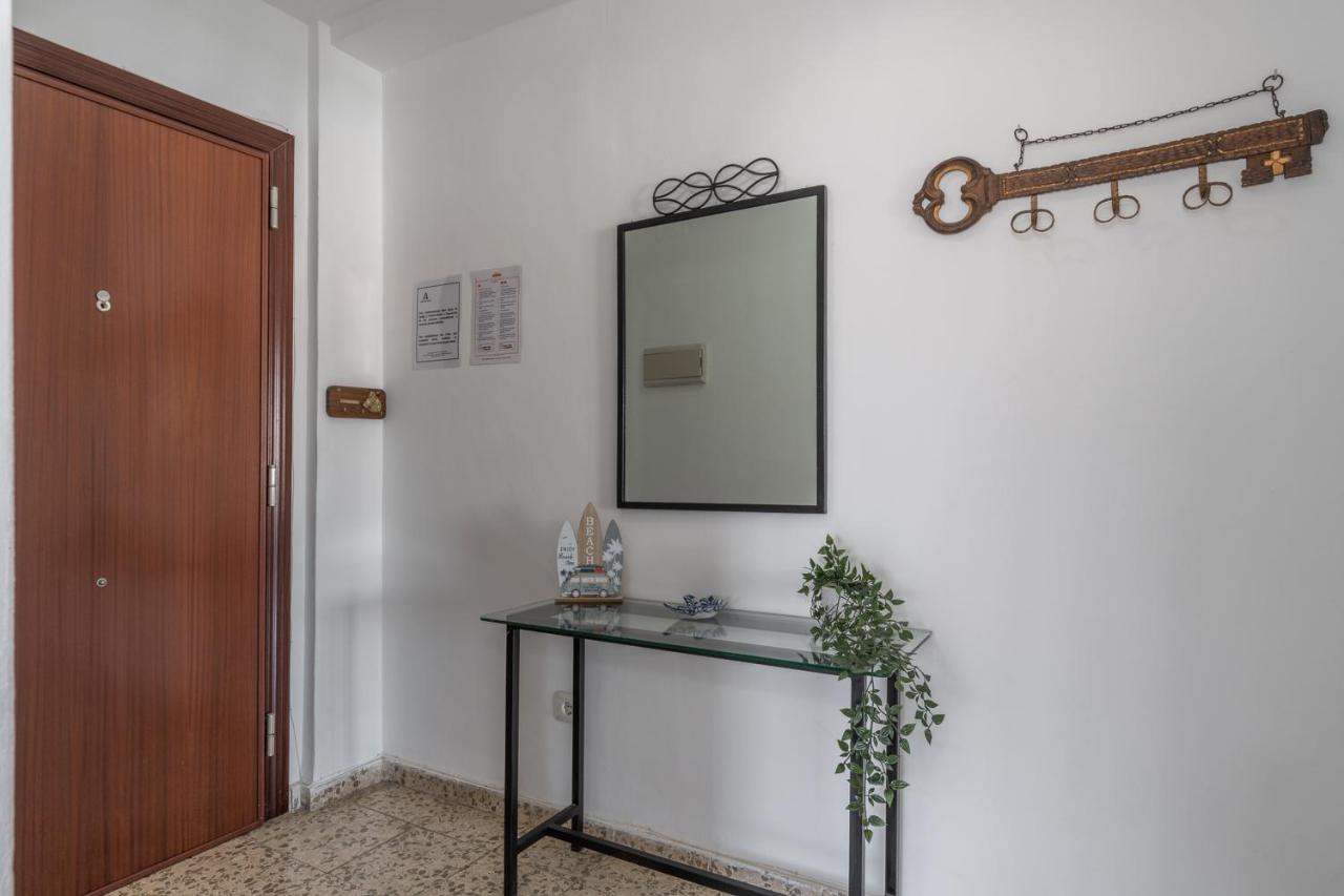 Tuguest Heroe Apartment Малага Экстерьер фото