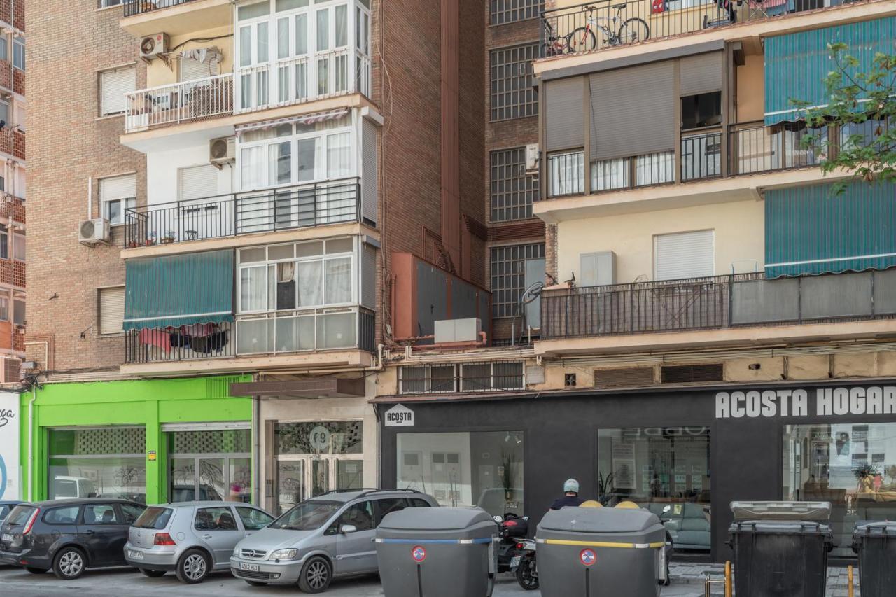 Tuguest Heroe Apartment Малага Экстерьер фото
