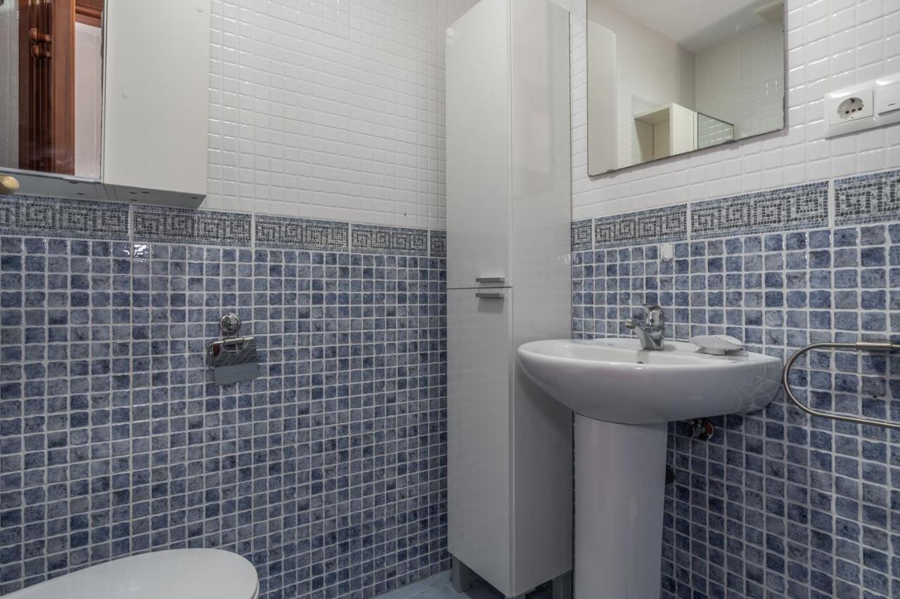 Tuguest Heroe Apartment Малага Экстерьер фото