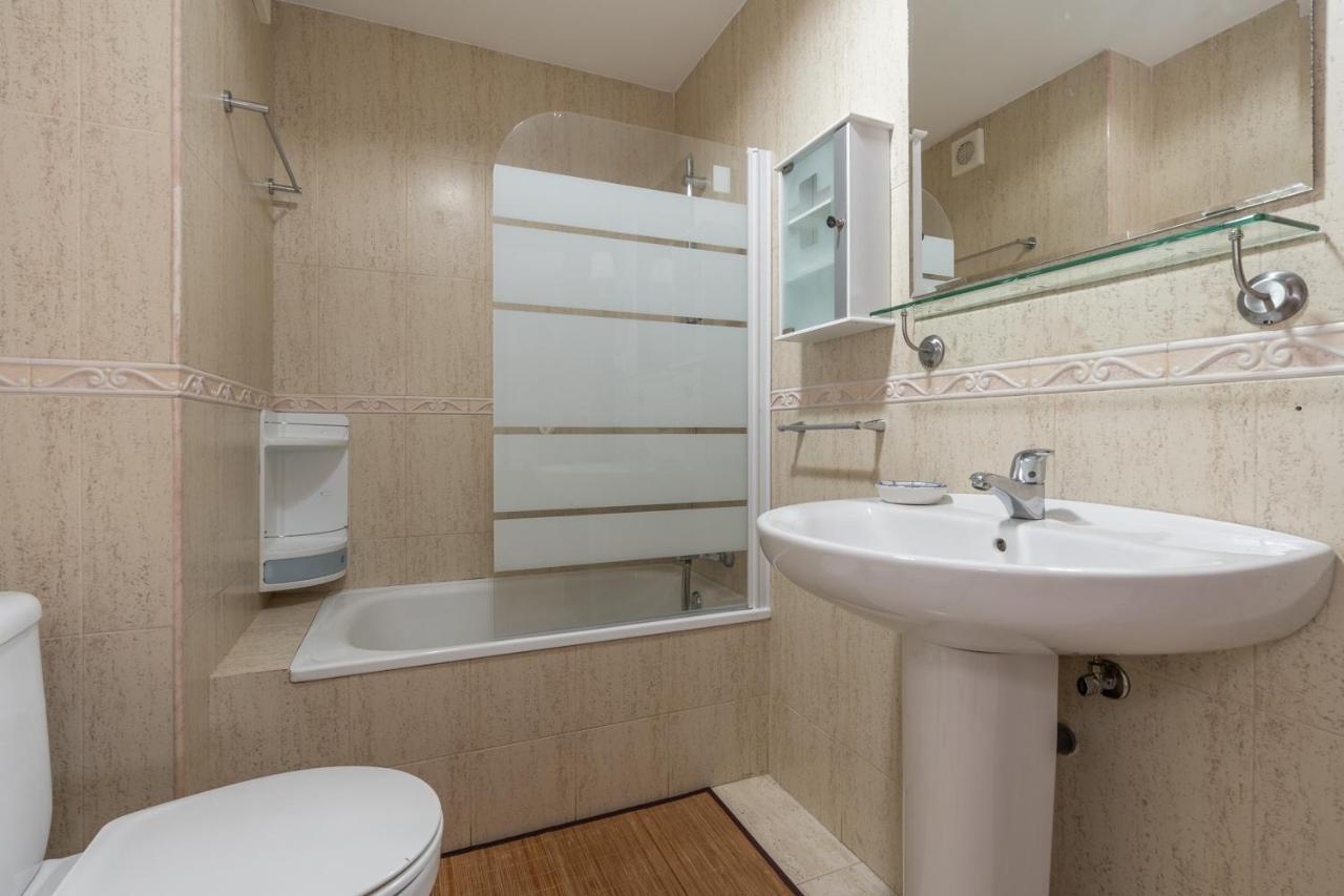 Tuguest Heroe Apartment Малага Экстерьер фото