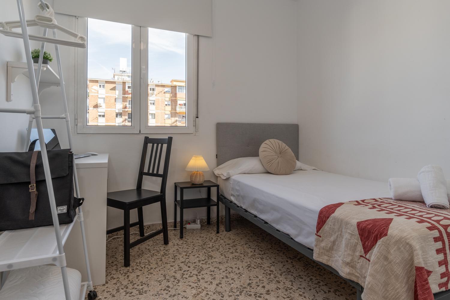 Tuguest Heroe Apartment Малага Экстерьер фото