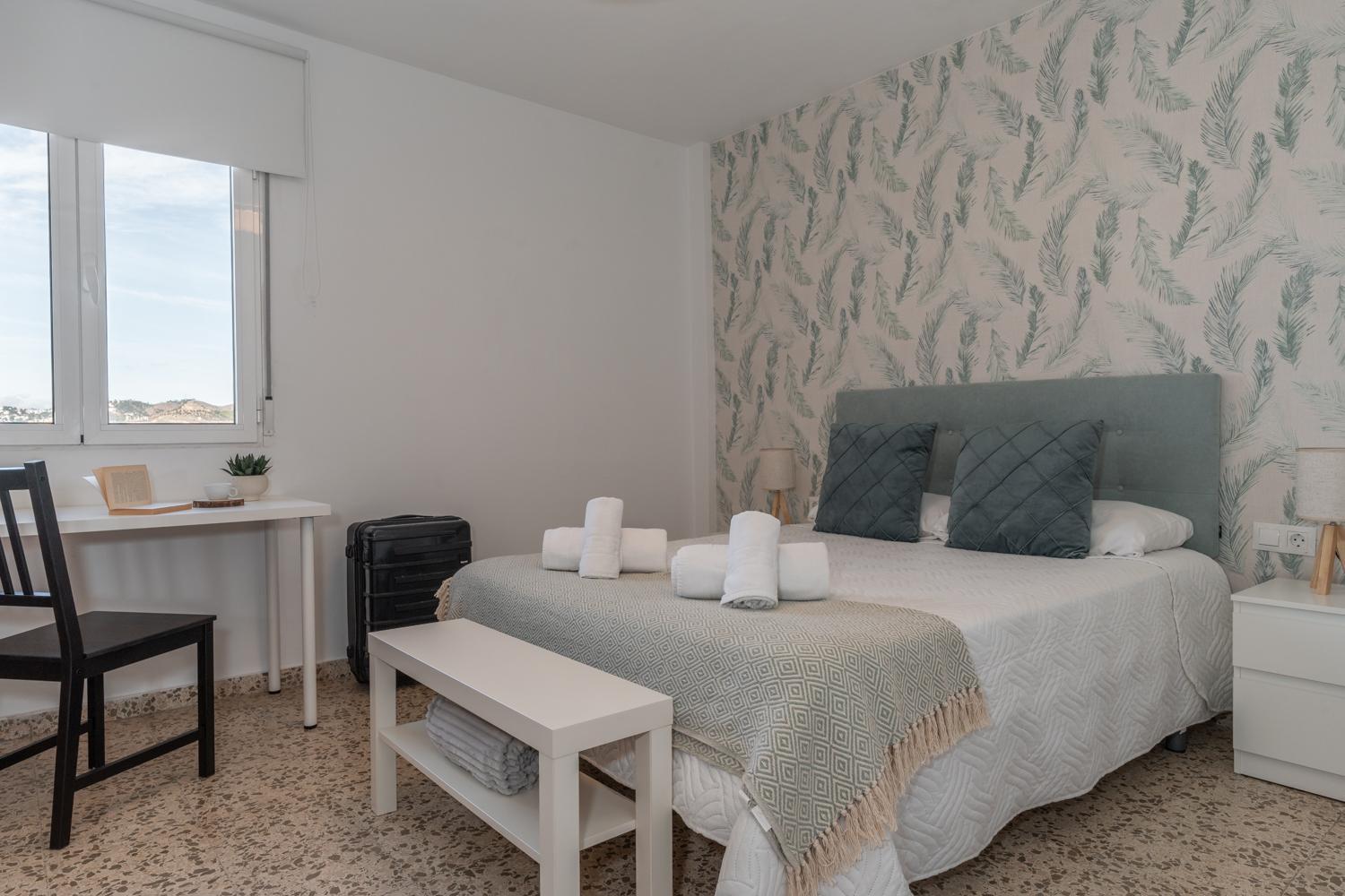 Tuguest Heroe Apartment Малага Экстерьер фото