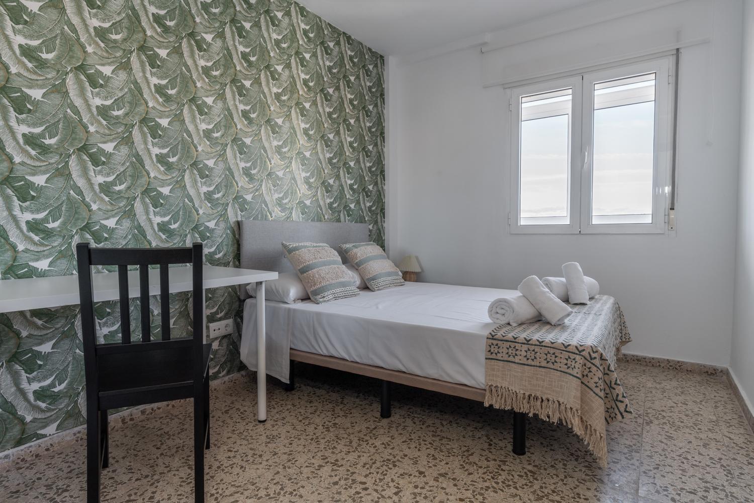 Tuguest Heroe Apartment Малага Экстерьер фото